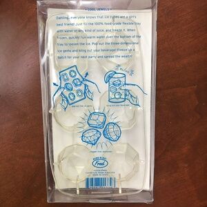 Jewel shaped ice cube tray